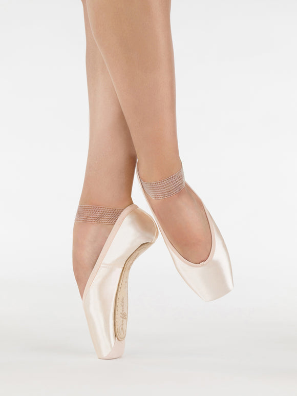 Royale Pointe Shoe by Suffolk